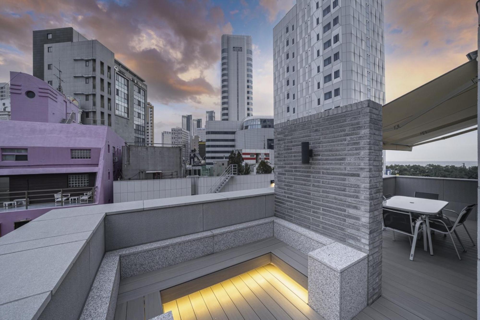 Haeundae The Van Hotel Busan Exterior photo